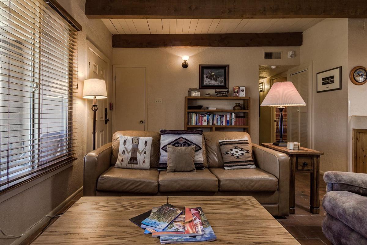 Artist Road #30, 2 Bedrooms, Fireplace, Pool Access, Washer/Dryer, Sleeps 4 - Housity