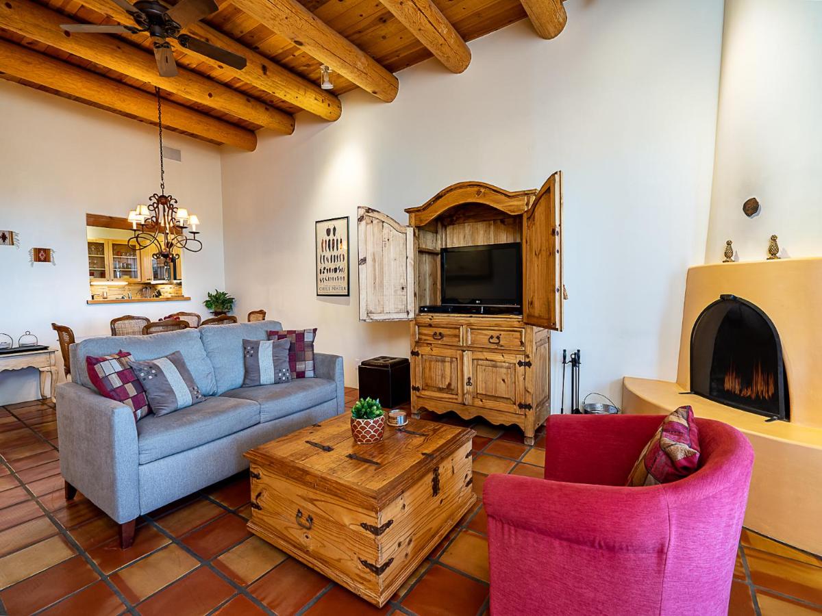Eastside Enchantment, 2 Bedrooms, Sleeps 6, Kiva Fireplaces, Patio with Views, WiFi - Housity