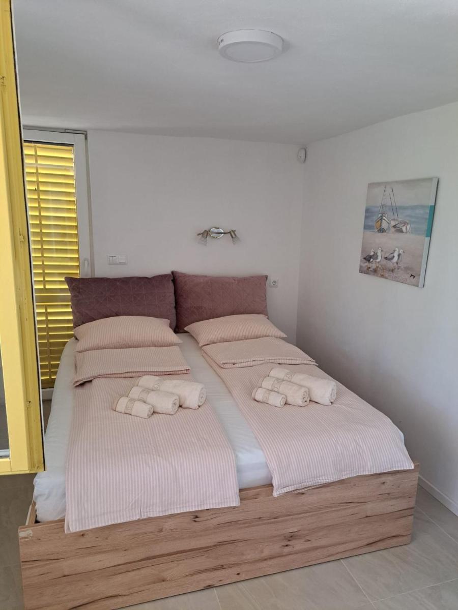 Beach House Suzi - Housity
