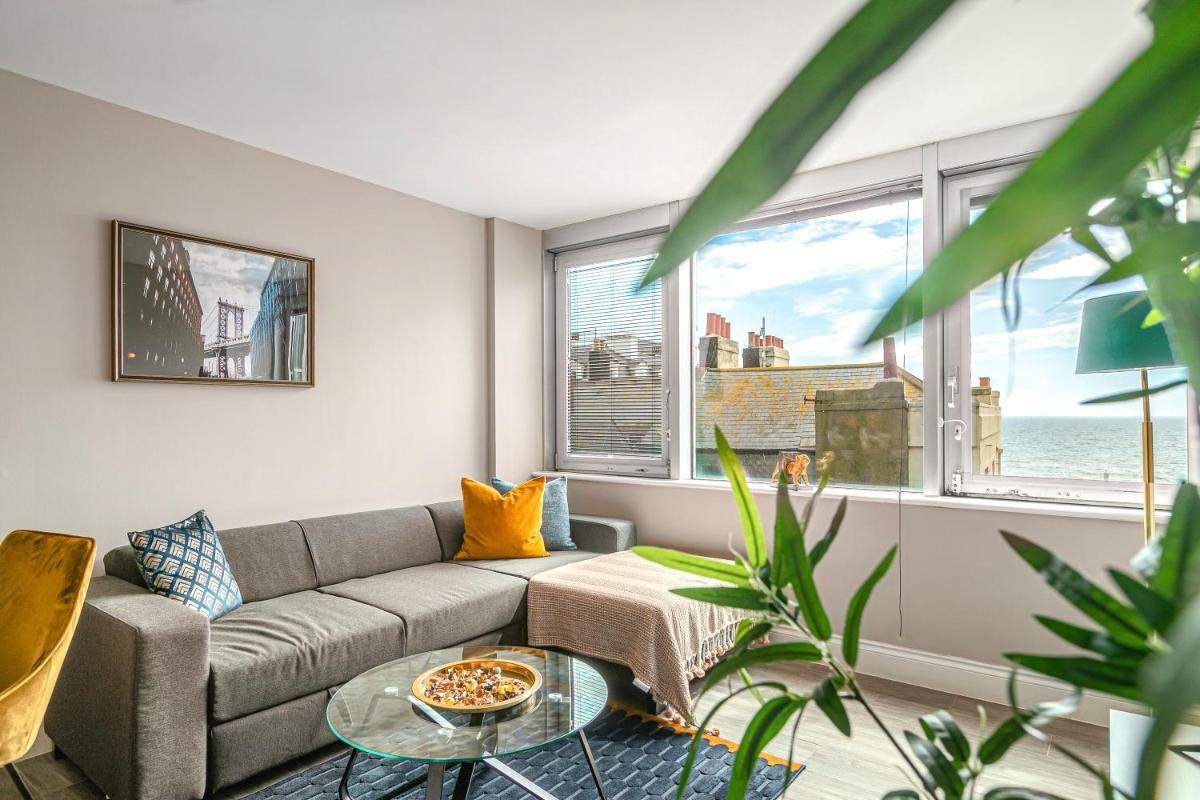 Airhost's Brighton's Best Green Diamond Escape with Sea Views - Hizvo