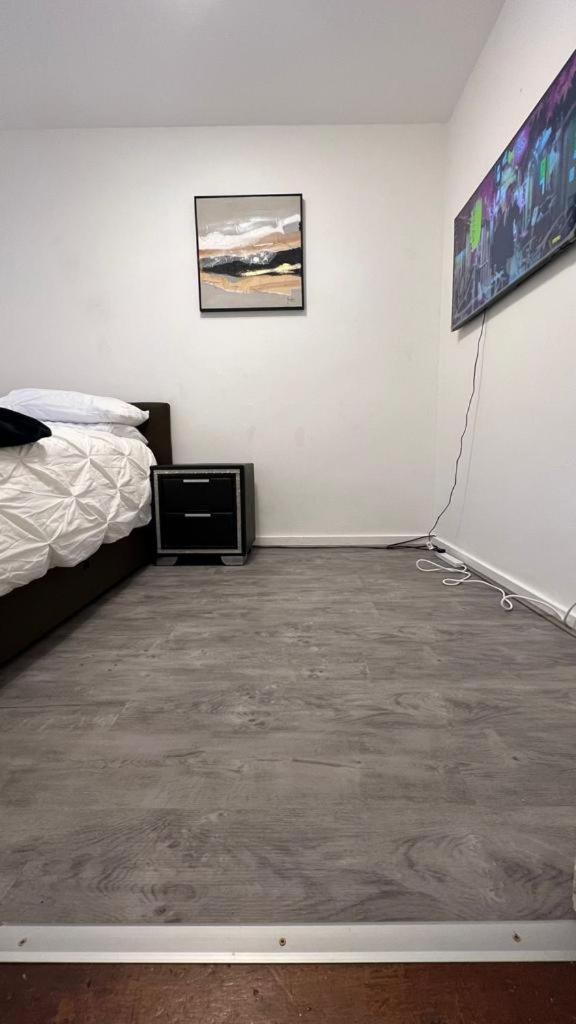 Buzz Crib - Housity