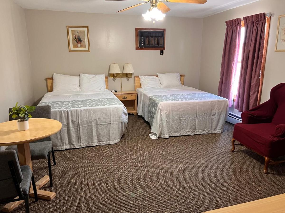 Oswego Inn - Housity