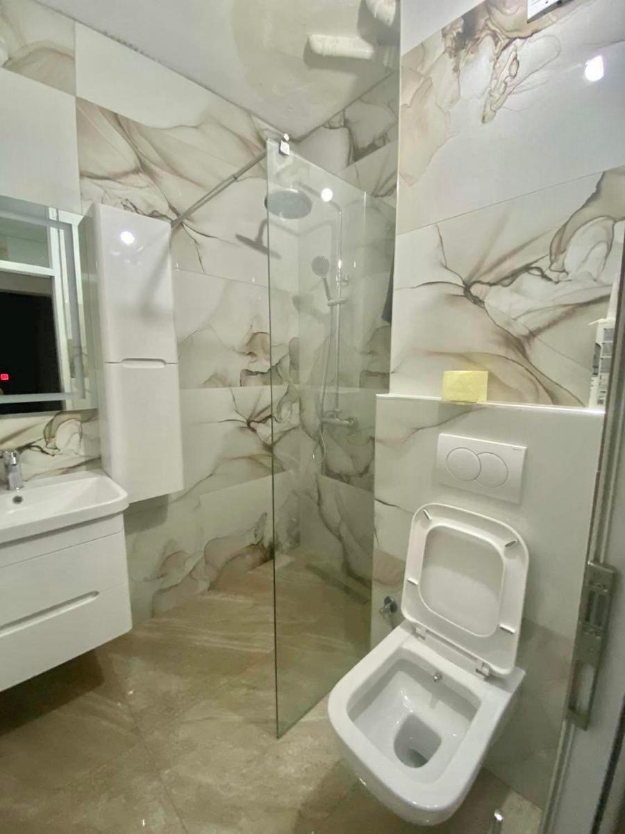 Suitetrails - Urban Chic Apartment - Best Location in Prishtina