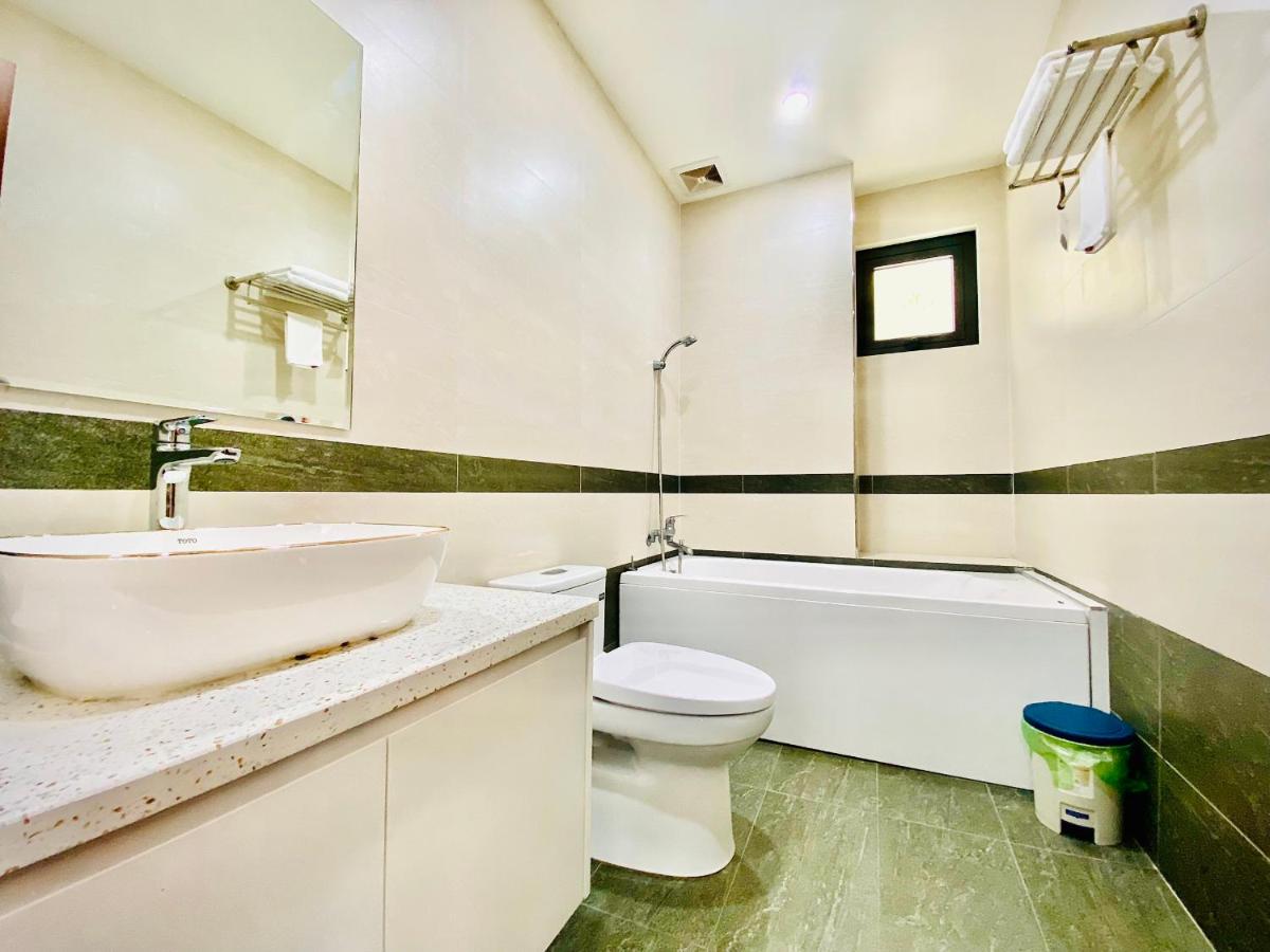 Sakura Hotel - Housity