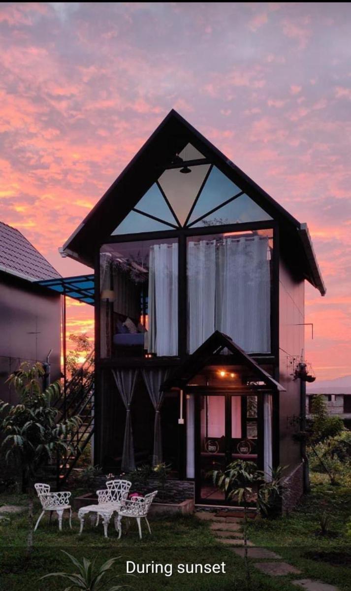 Chalets Honeymoon Cottage - Housity