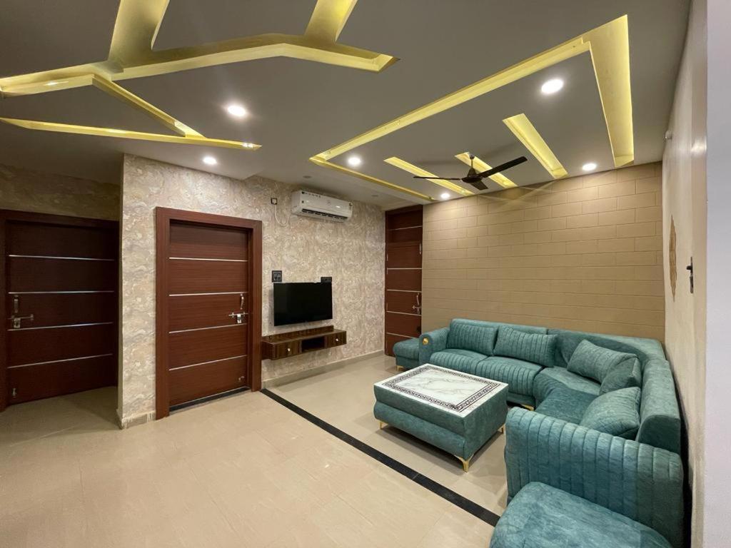 SunRays - Unique 3BHK in the Heart of the City - Housity