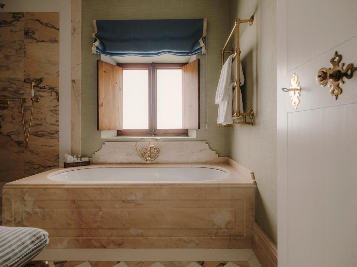 Un baño de Grand Hotel Son Net