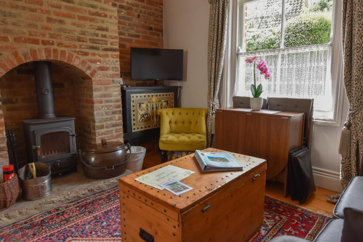 Little Clatterford - Housity