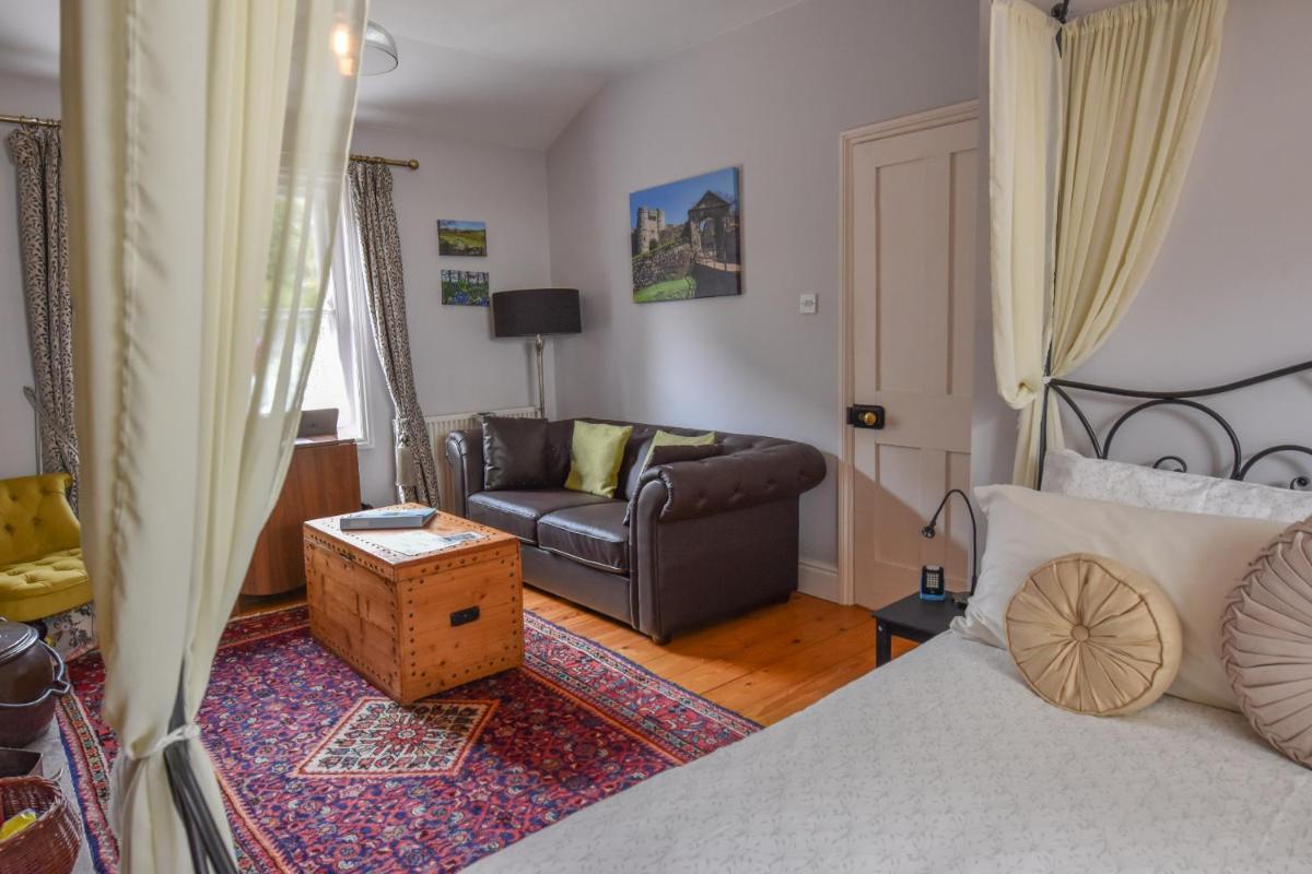 Little Clatterford - Housity
