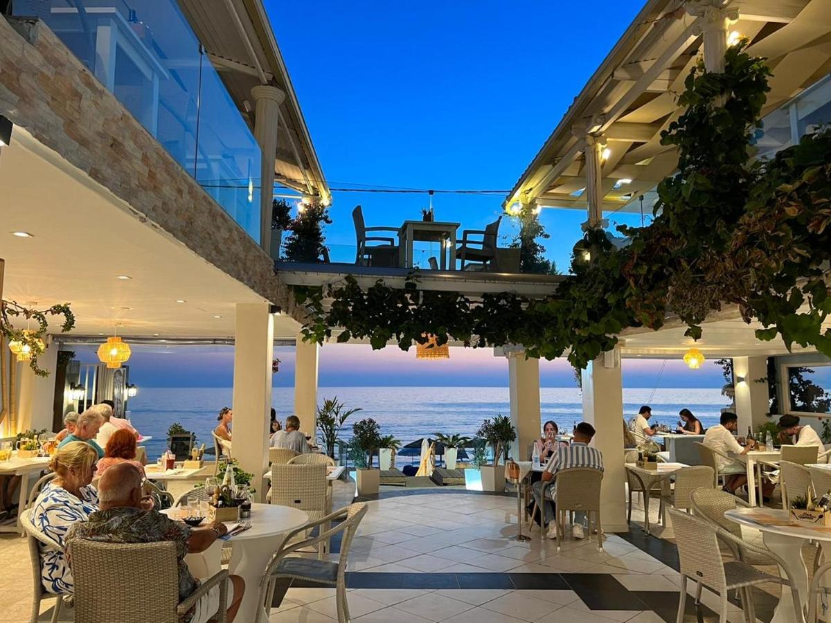 Romantic Palace Beach Apartments - Housity