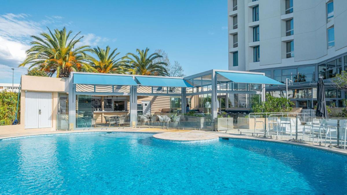 Radisson Hotel Nice Airport - Housity