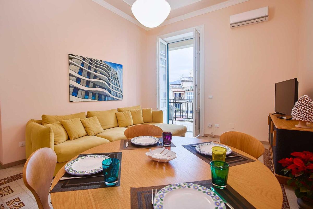 Suitetrails - KMC suites - Yellow