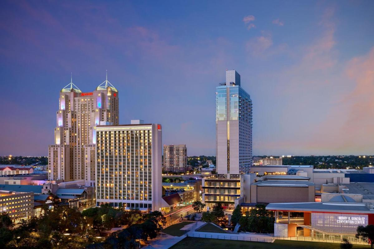 San Antonio Marriott Rivercenter on the River Walk - Housity