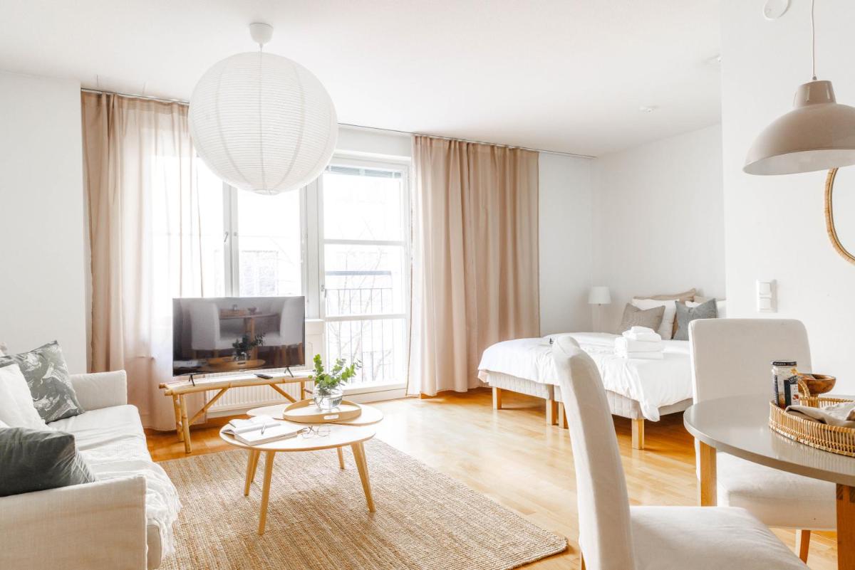 Tilava saunallinen yksiö Ullanlinnassa - Housity