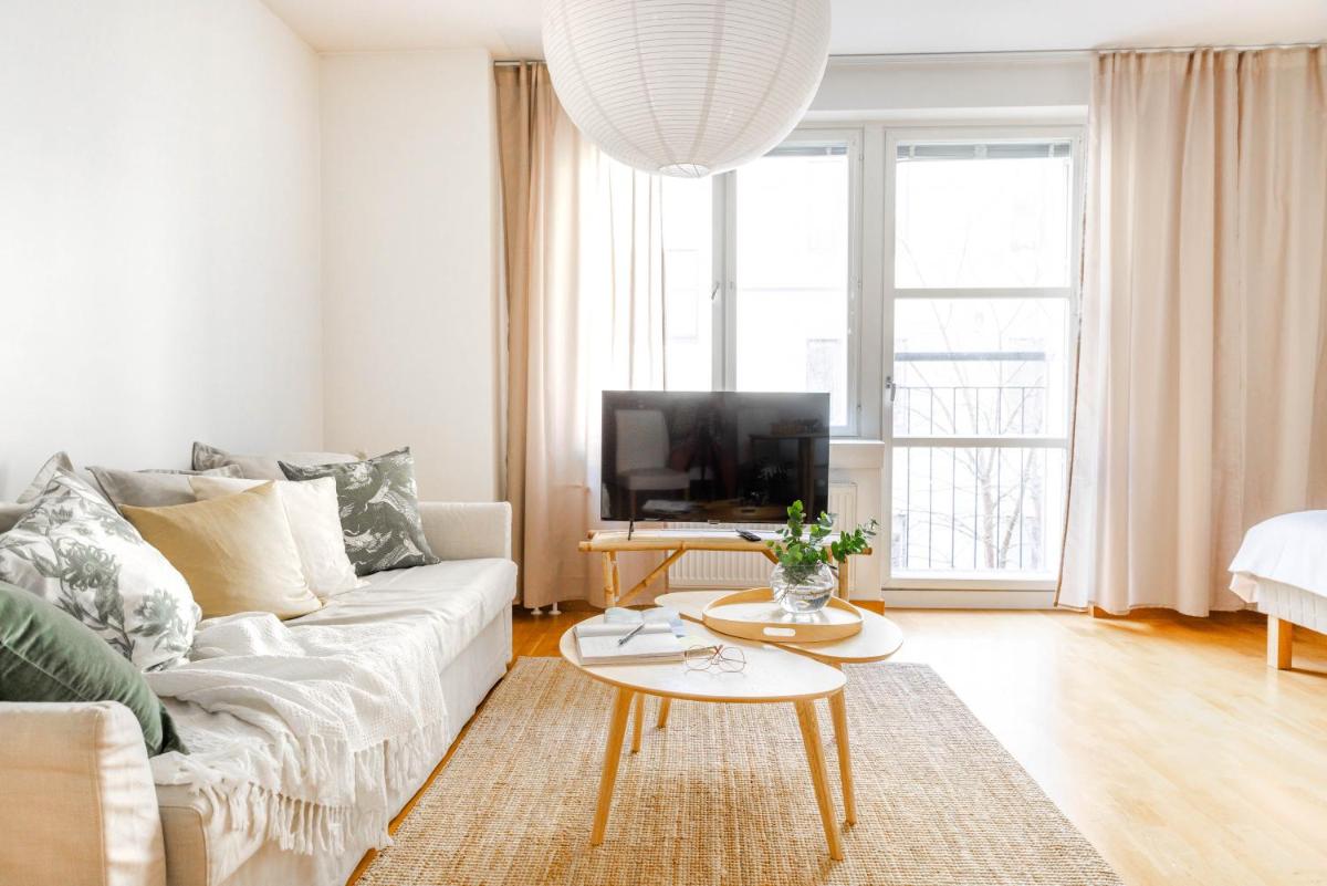 Tilava saunallinen yksiö Ullanlinnassa - Housity