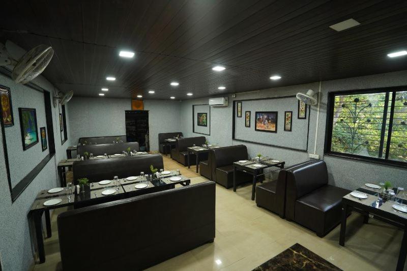 Wanderlust Resort - Housity