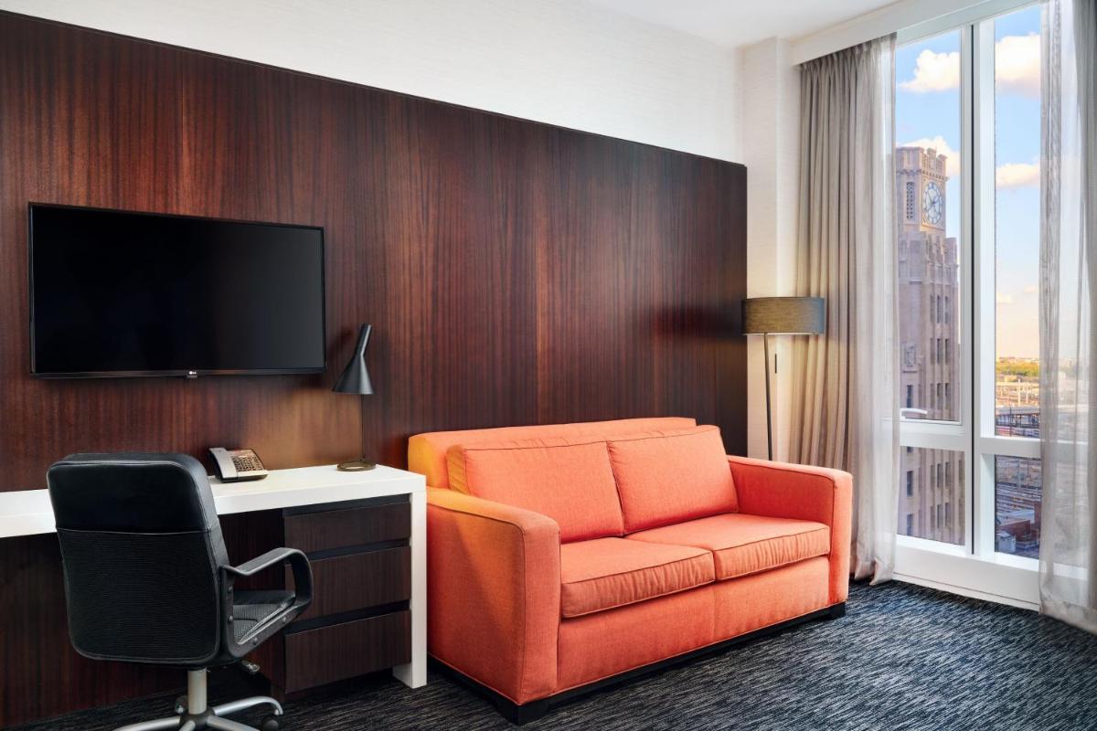 Courtyard by Marriott Long Island City/New York Manhattan View - Housity