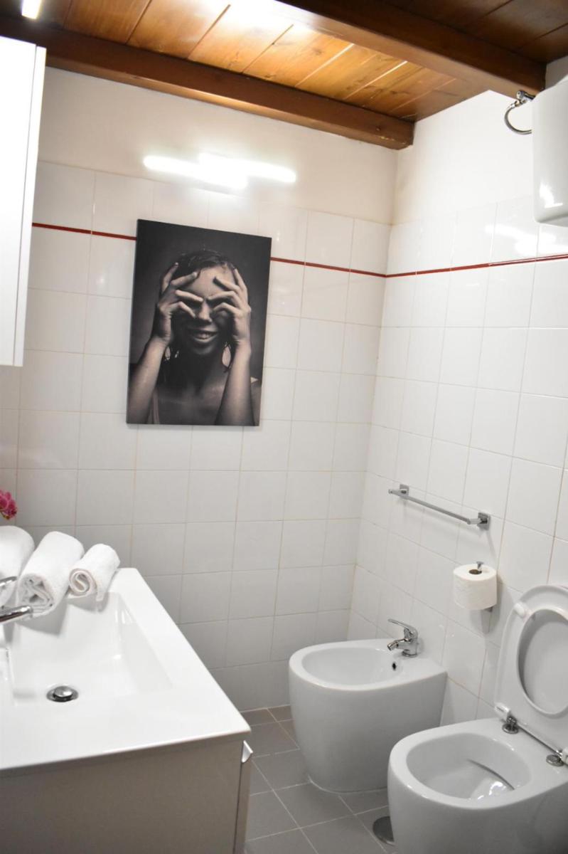 Marilu's House un passo dalla stazione e dal mare - Housity