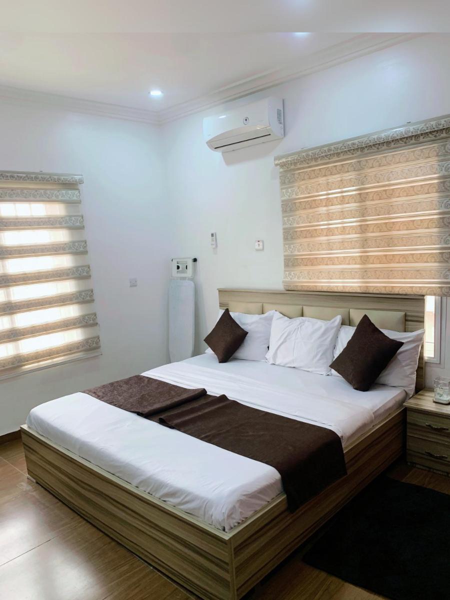 Cozy 1 bedroom Apt with Wifi, Security, serene estate - Housity