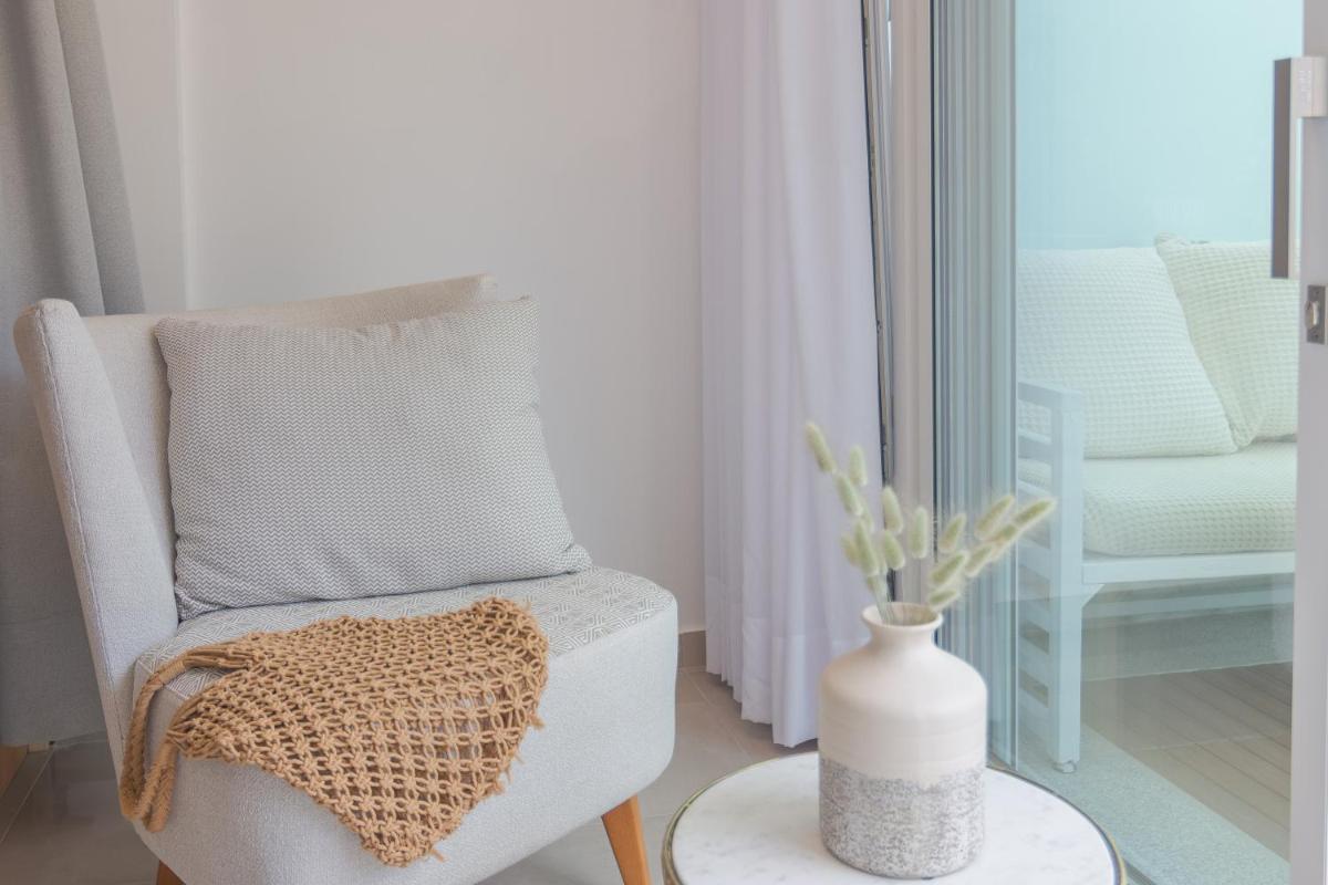 Tango Apartment On The Beach - Housity