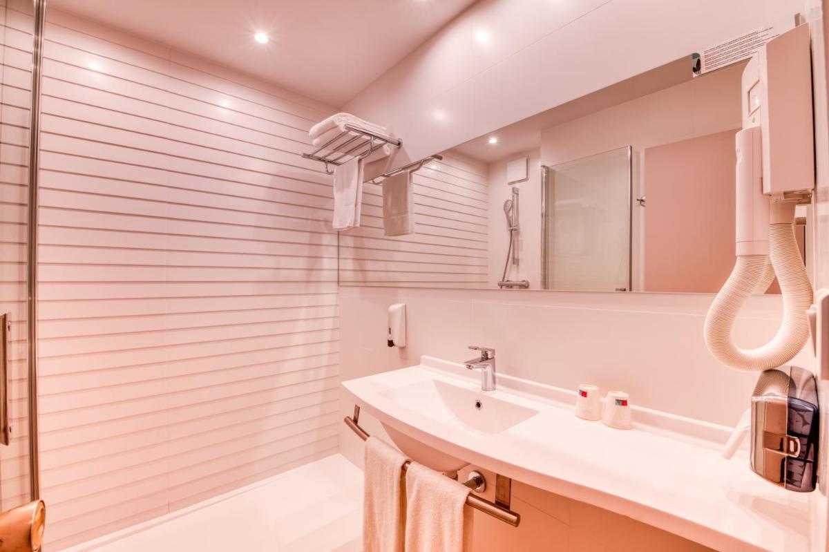 Logis Hotel NIMOTEL - Housity