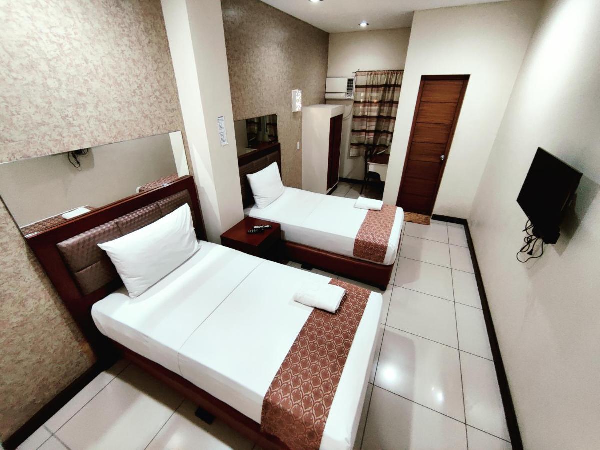 Suitetrails - Executive Tulip Apartelle