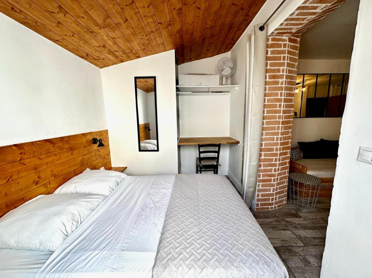 Lion's Room - 2 minute walk from Palais des Festivals and Beaches - Housity