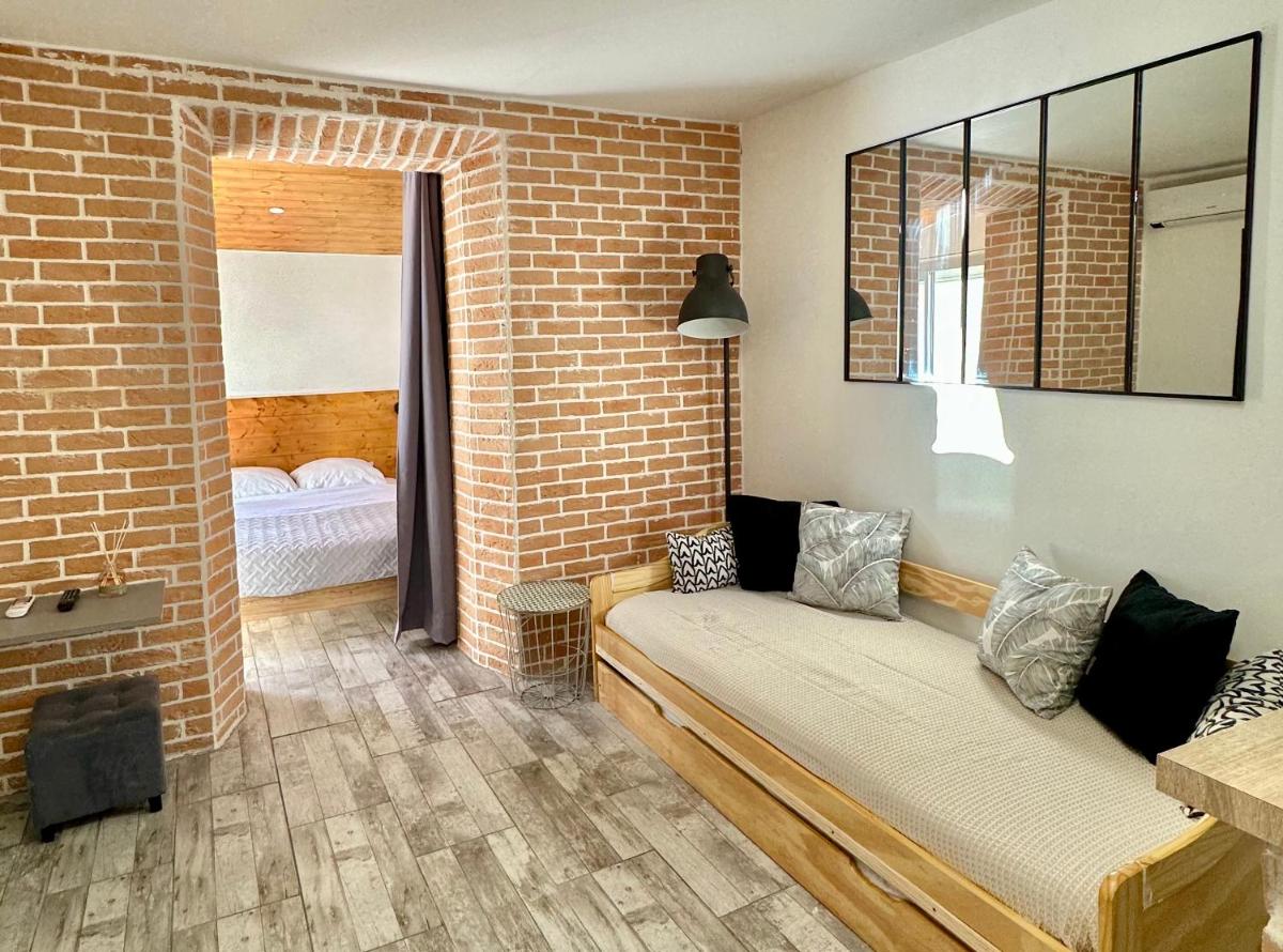 Lion's Room - 2 minute walk from Palais des Festivals and Beaches - Housity