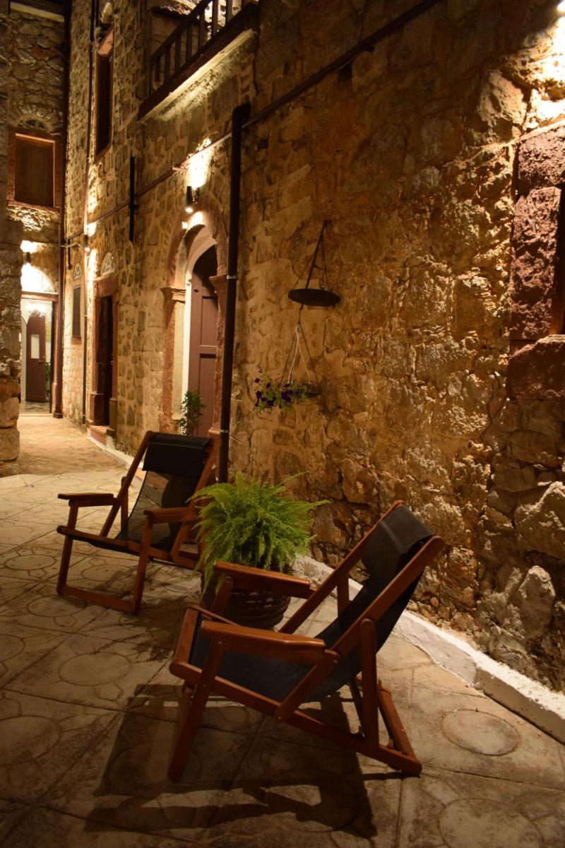 Petrino Vessa - Housity