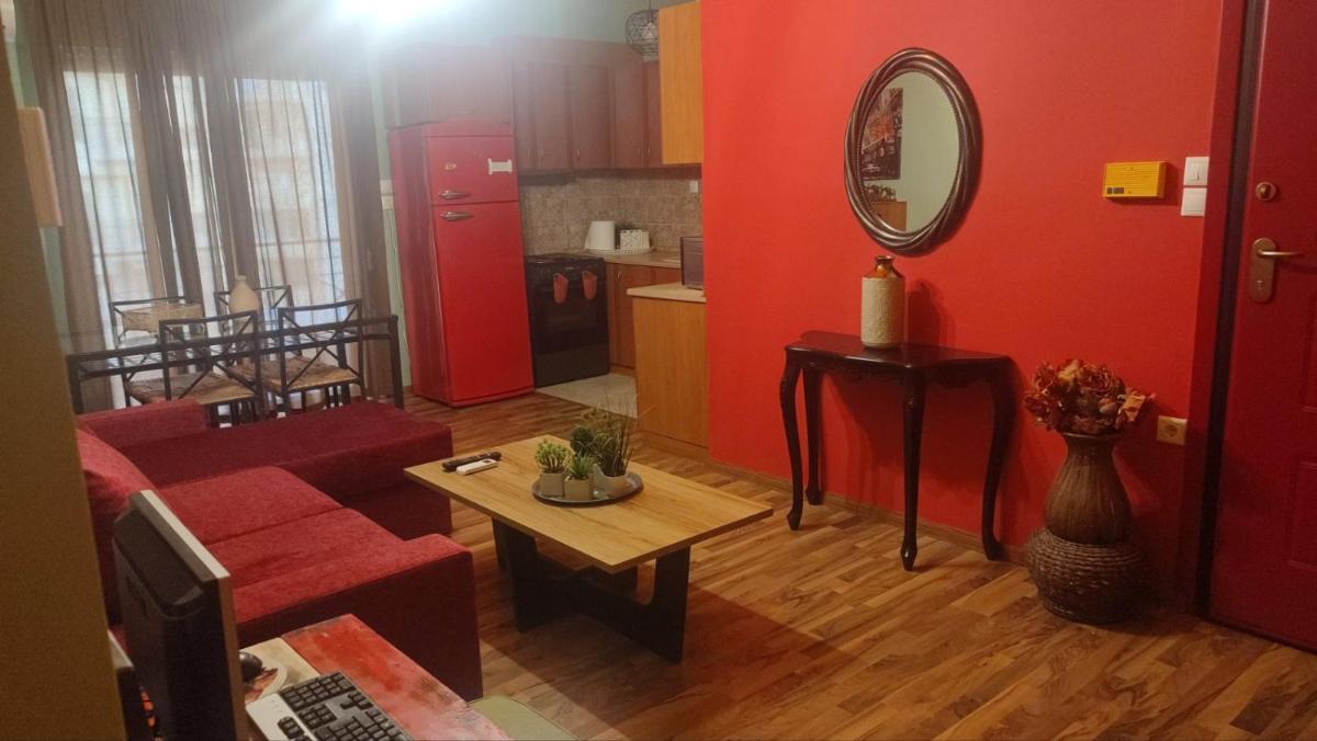 Top Floor Apartment - Housity
