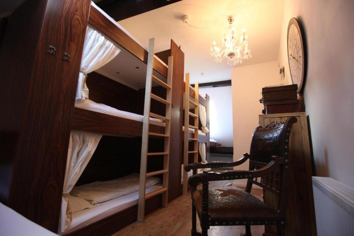 Old Kings Design Hostel - Housity