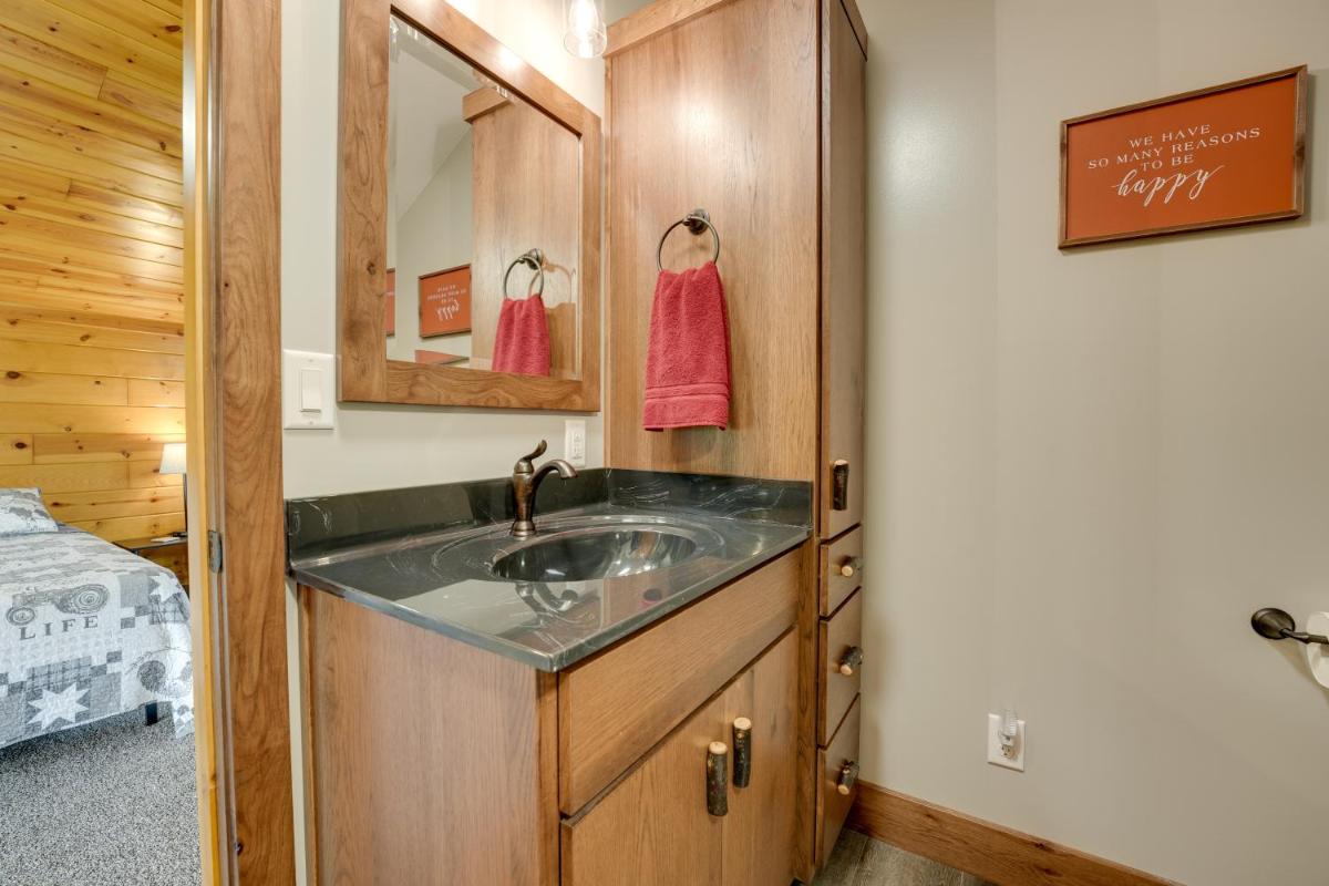Cozy Haven of Rest Home with Amish Country Views! - Housity