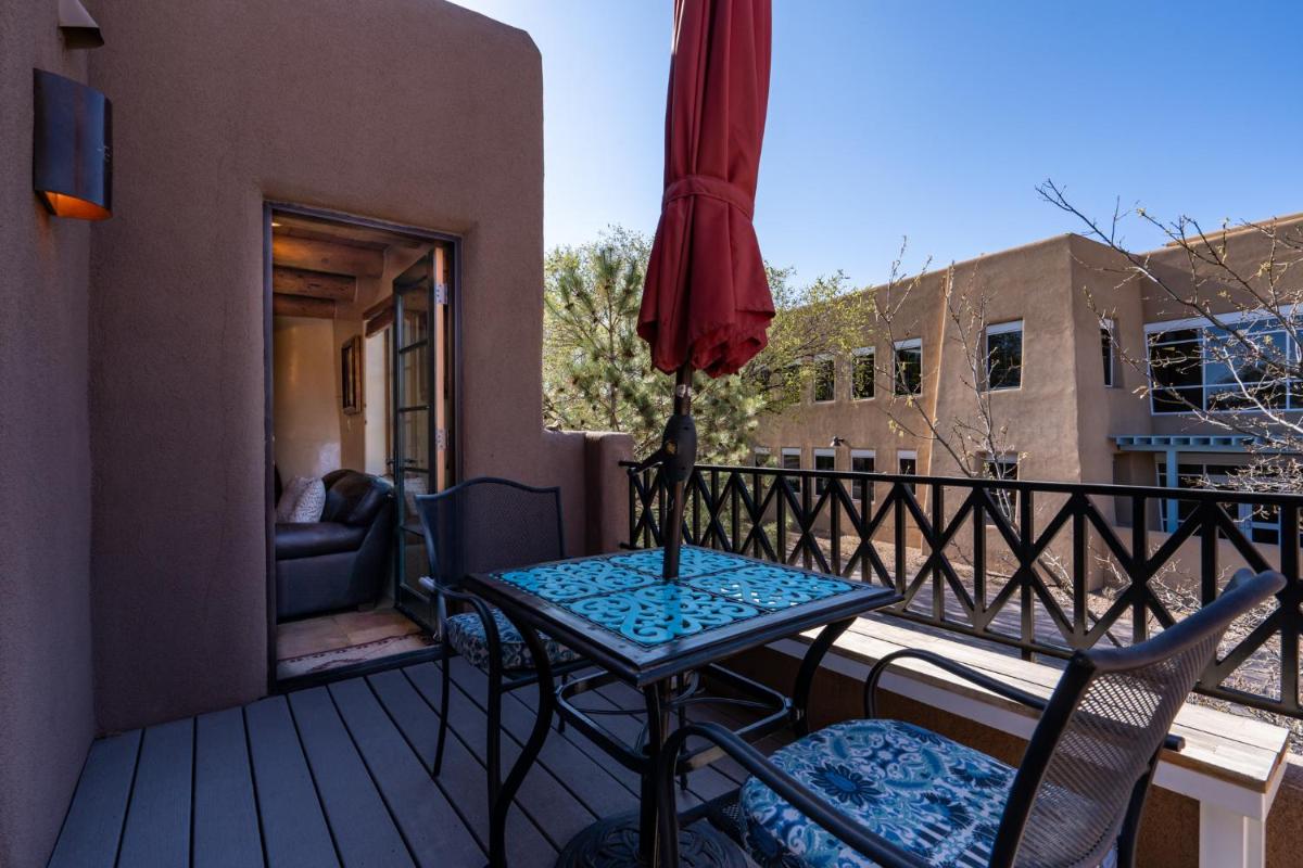 El Corazon 12, Luxury 2 BRs, Sleeps 5 - Housity