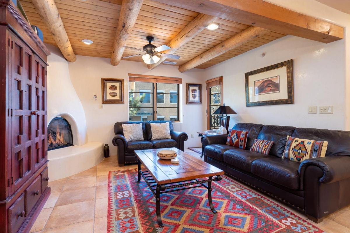 El Corazon 12, Luxury 2 BRs, Sleeps 5 - Housity