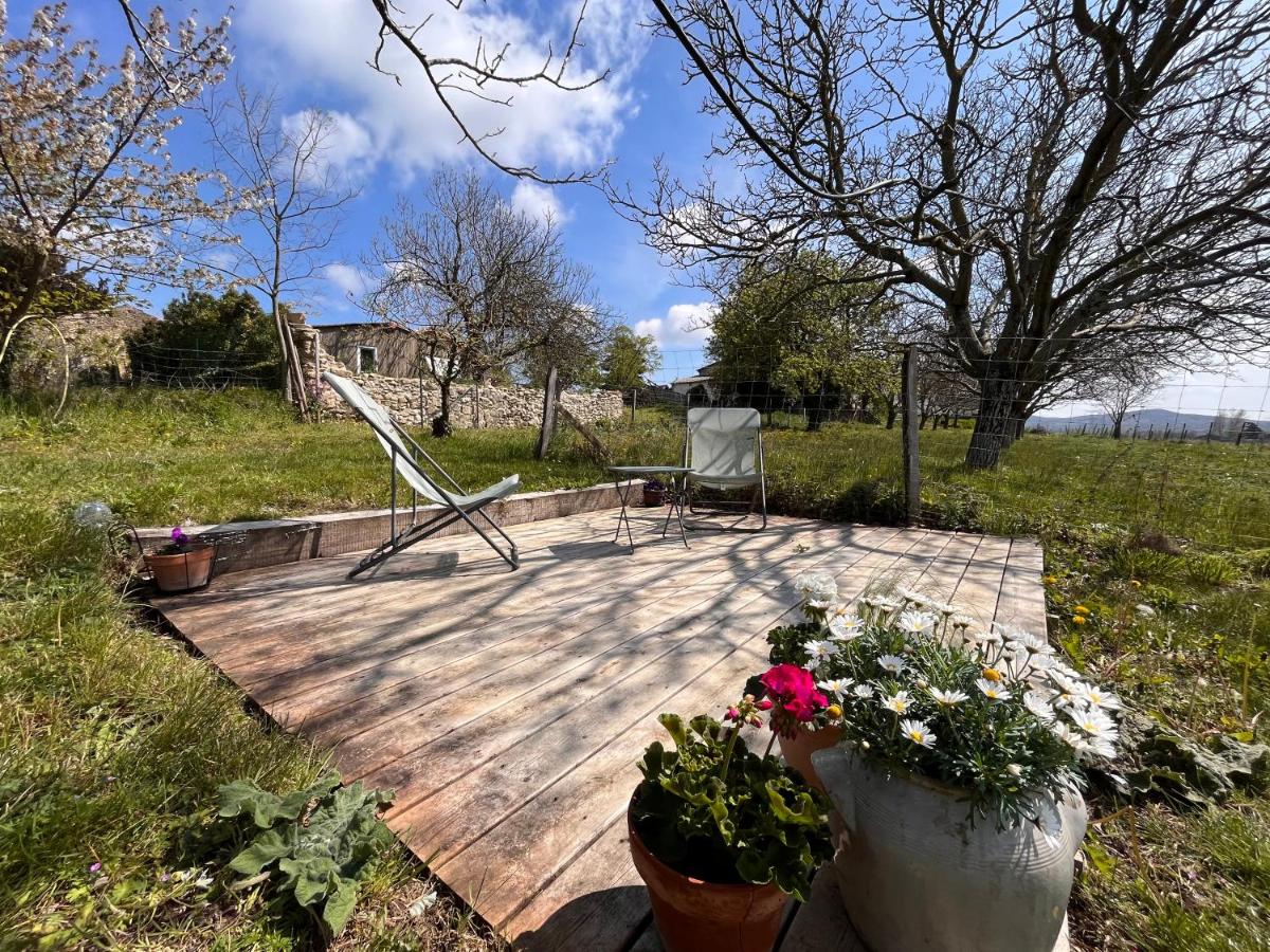 La Tiny Adorée - Housity