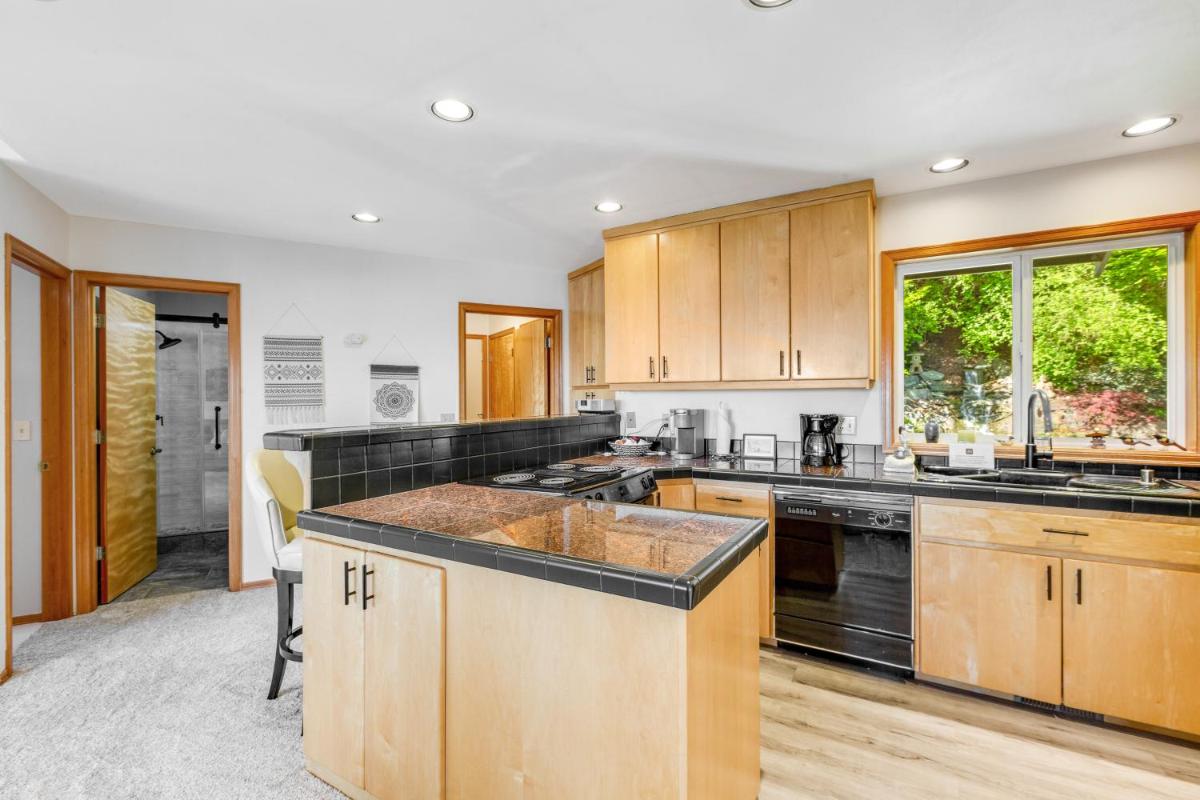 Hubbard Hill Haven - Housity
