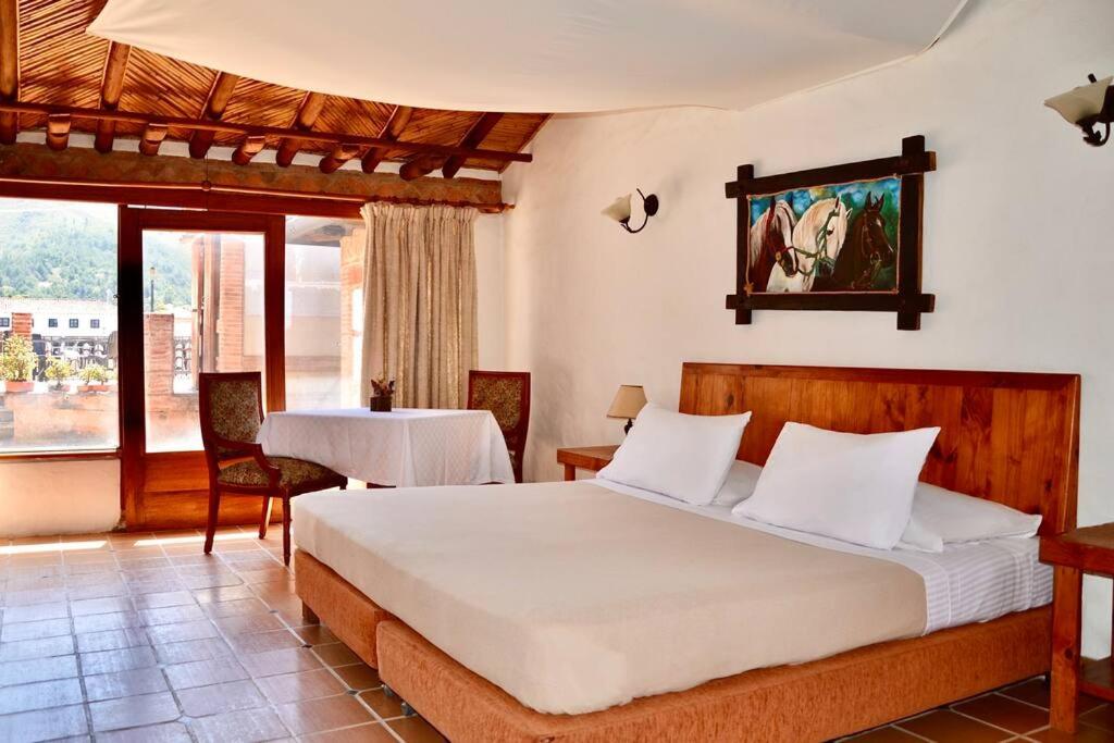 Mayor Suite con desayuno en Villa de Leyva - Housity