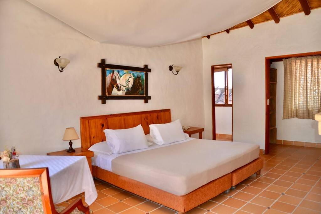 Mayor Suite con desayuno en Villa de Leyva - Housity