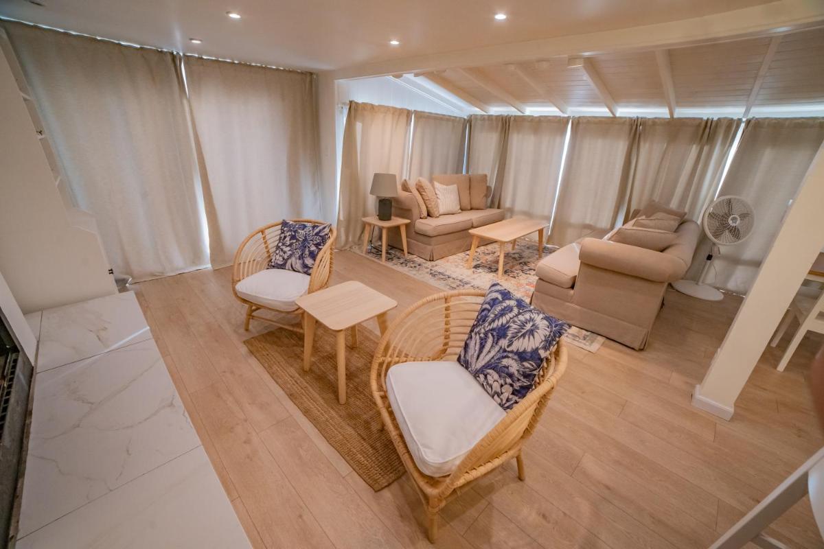 CASA MARIA - BEACHFRONT COTTAGE ON THE SAND - Housity