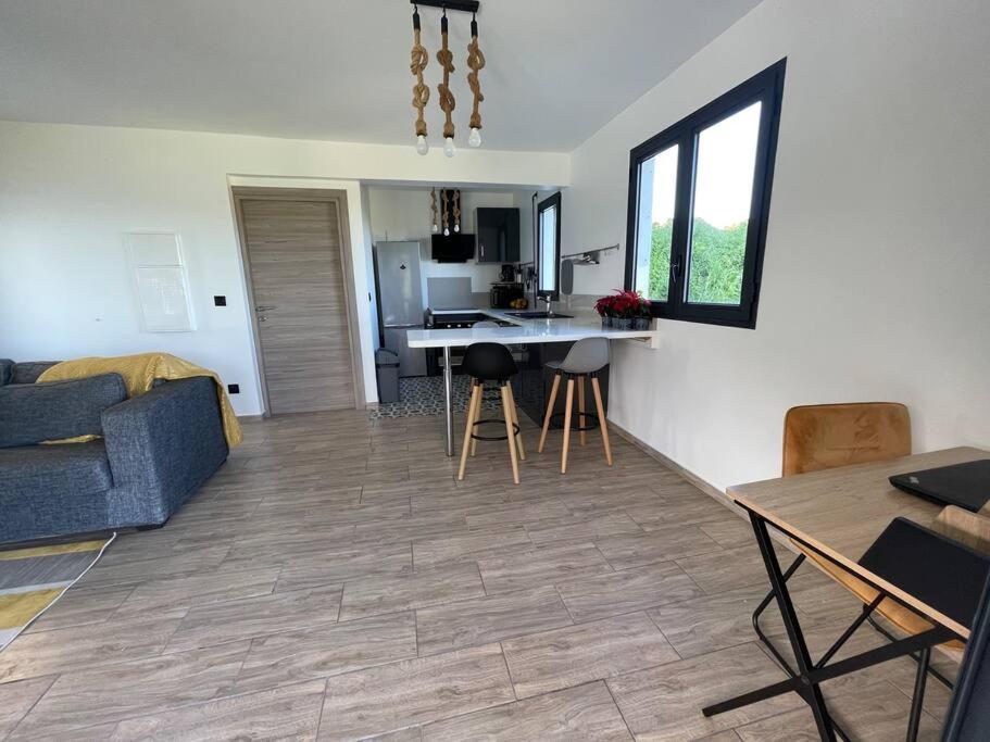 MonÉTOILE charmant bas de villa - Housity