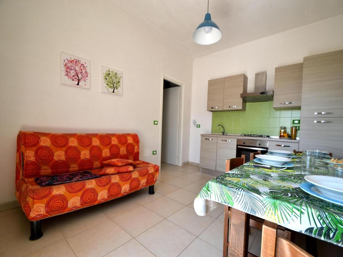 Charming Apartment In Central Location With Air Conditioning Pets - Housity