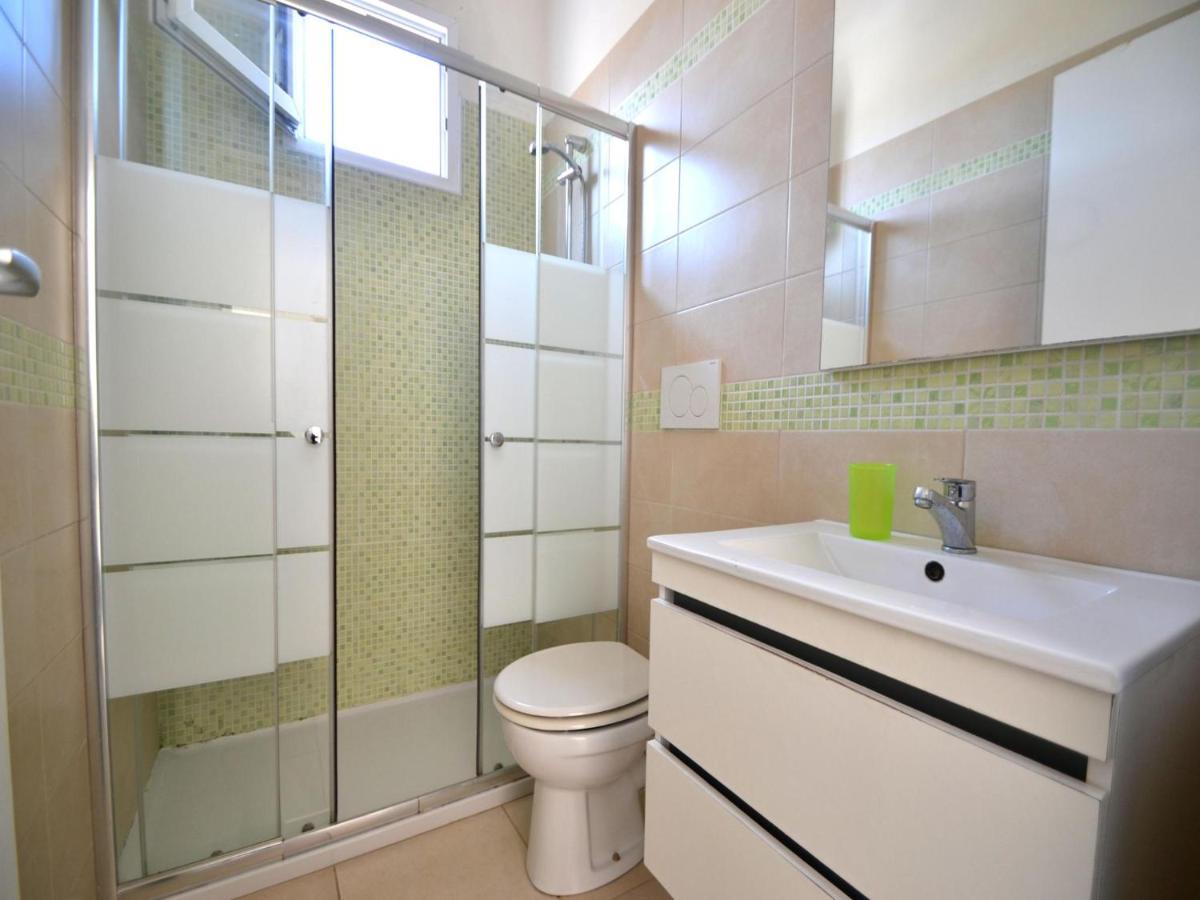Charming Apartment In Central Location With Air Conditioning Pets - Housity