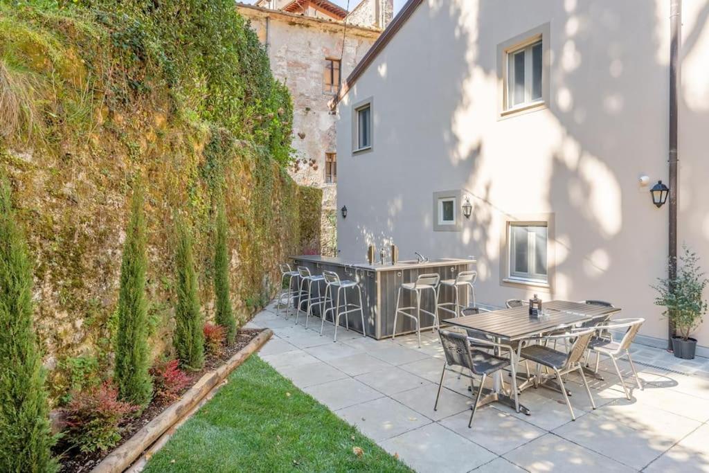 The Liberties - Luxury Villa in Barga Old Town - Housity