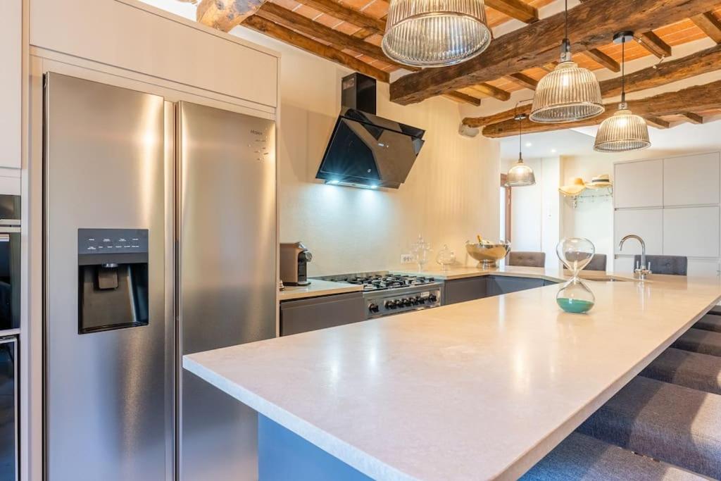 The Liberties - Luxury Villa in Barga Old Town - Housity