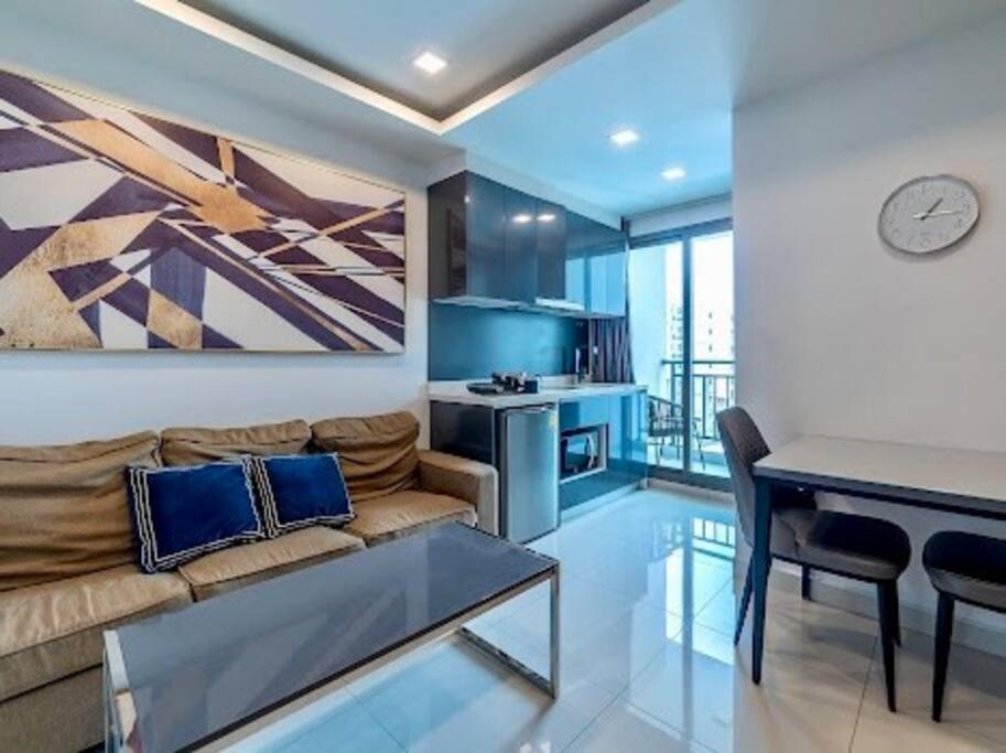 Arcadia Beach Continental 1-Bedroom Condo - Hizvo