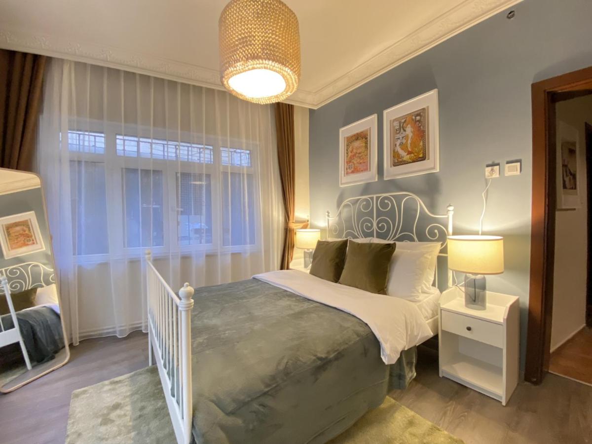 Capacious Flat Near Taksim Square in Beyoglu - Housity