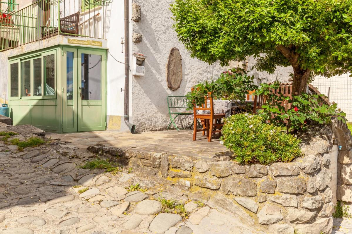 Destinazione Paradiso - Housity