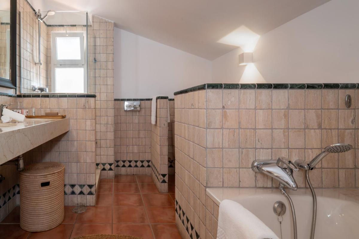 Un baño de Hotel Ritual de Terra & SPA