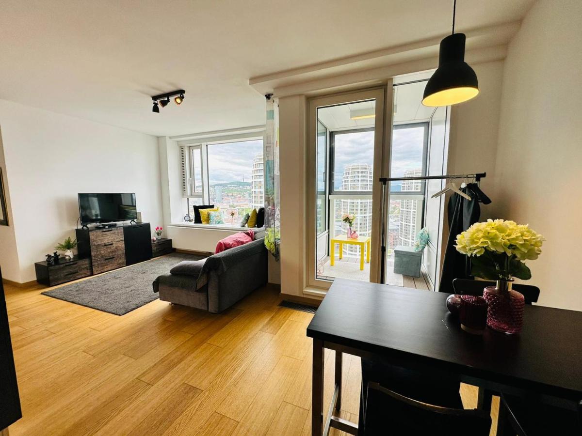 Suitetrails - Apartments in Panorama City on 25th floor - amazing view close to Old town