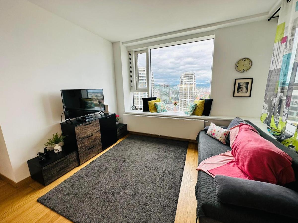 Suitetrails - Apartments in Panorama City on 25th floor - amazing view close to Old town